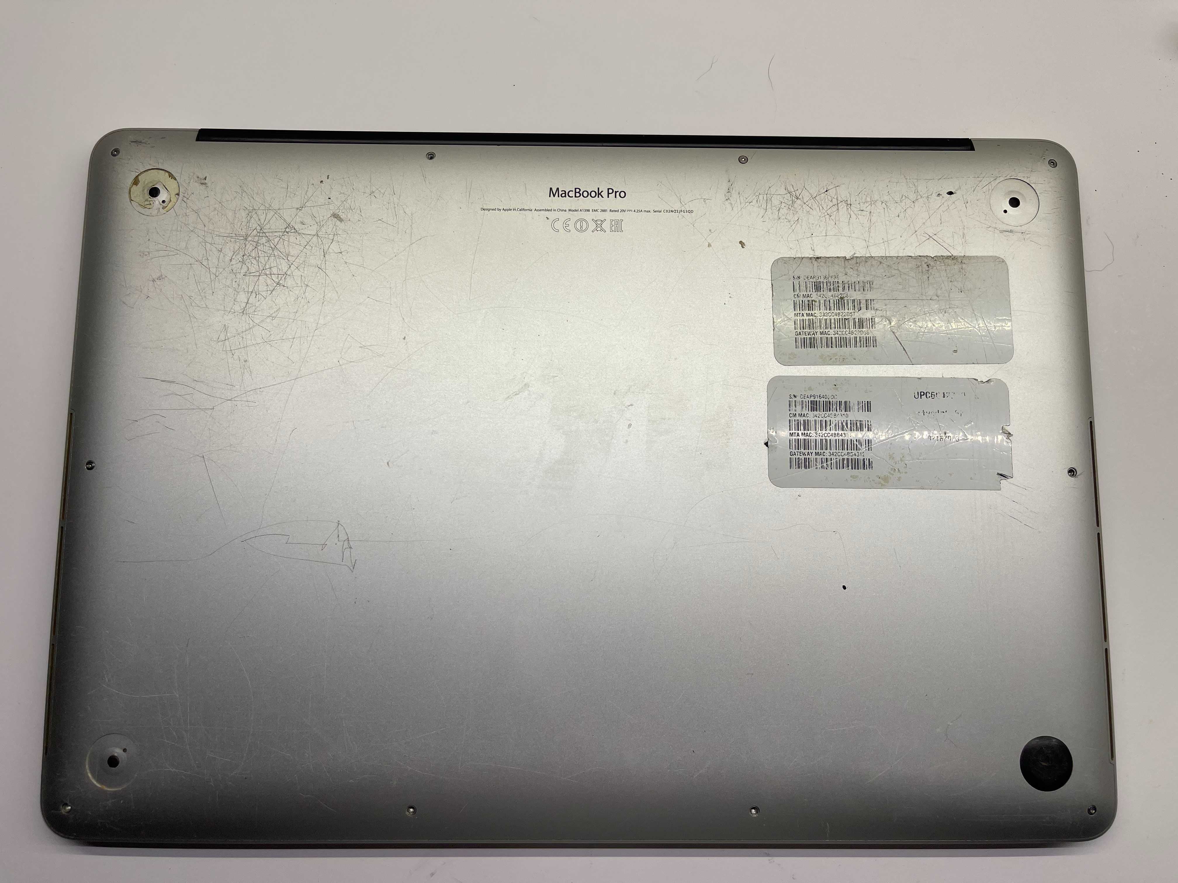 MacBook Pro 15” (Mid 2014), i7, 16GB RAM, GT 750M – uszkodzona matryca