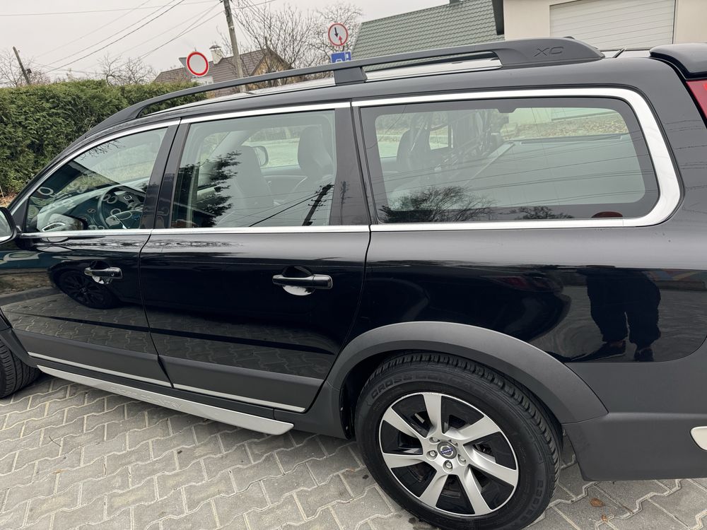 Продам Volvo xc70,2,4d
