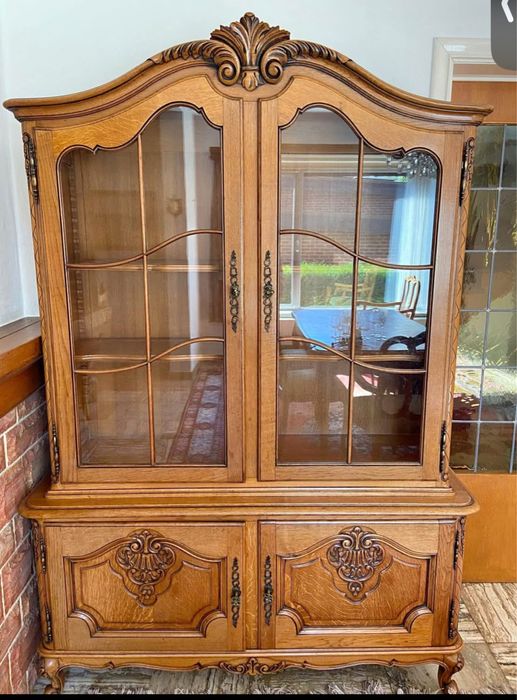 Stylowa witryna drewniana w stylu ludwikowskim / kredens vintage