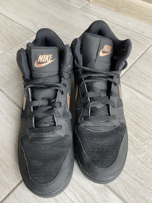 Жіночі утепленні кросівки Nike