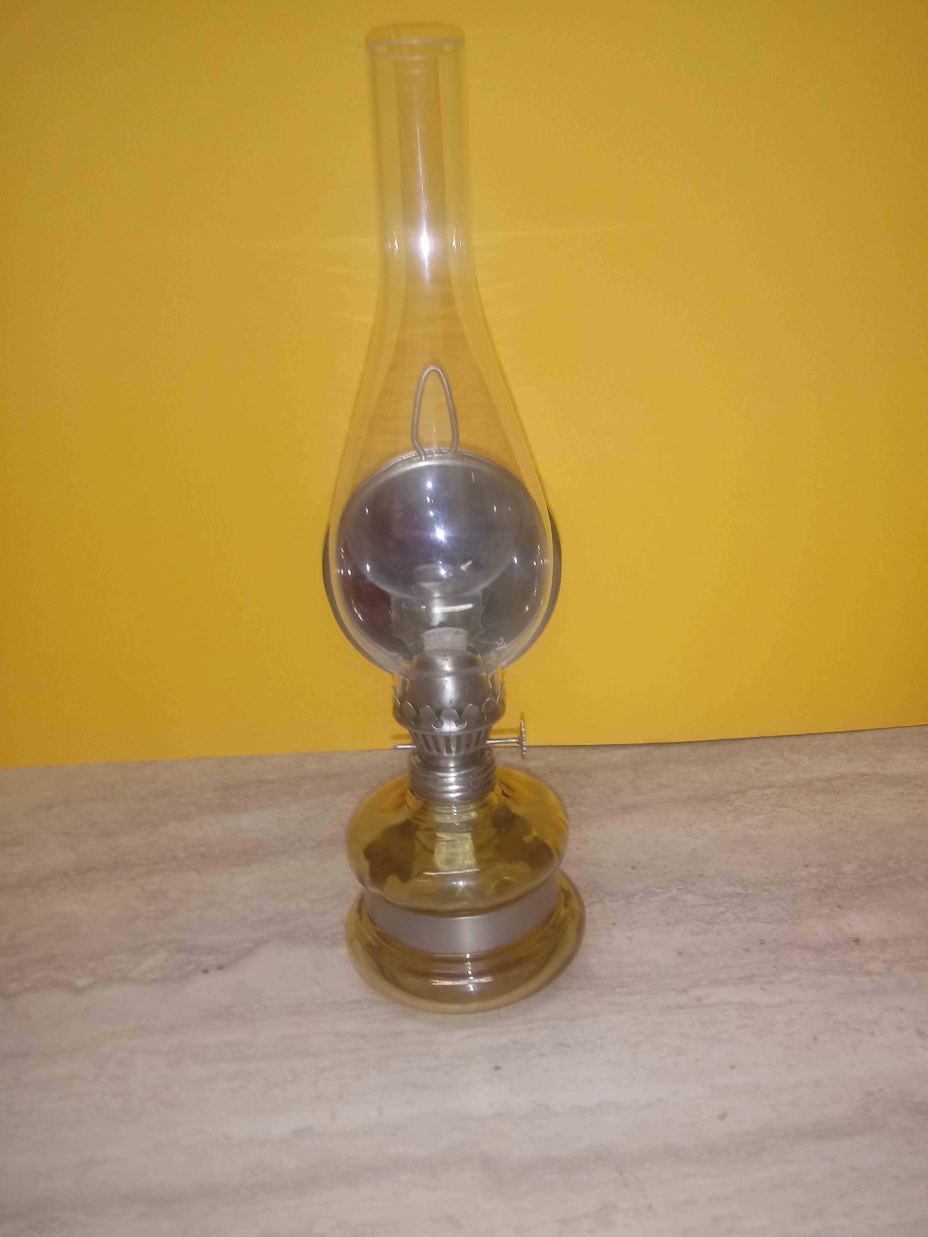Lampa naftowa z lusterkiem i bez (porcelanowa, szklana) - PRL