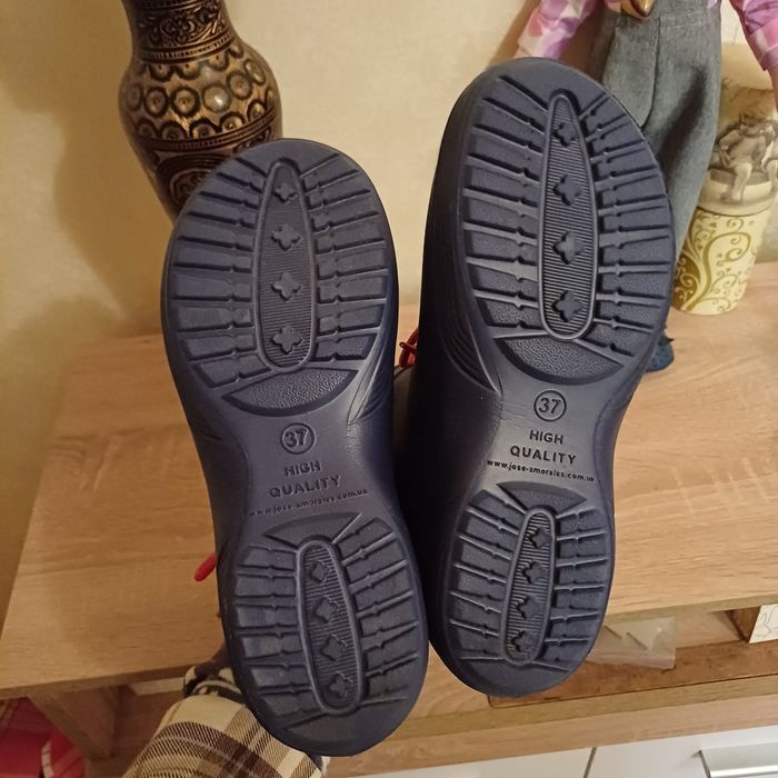 Сапожки резиновие.новие