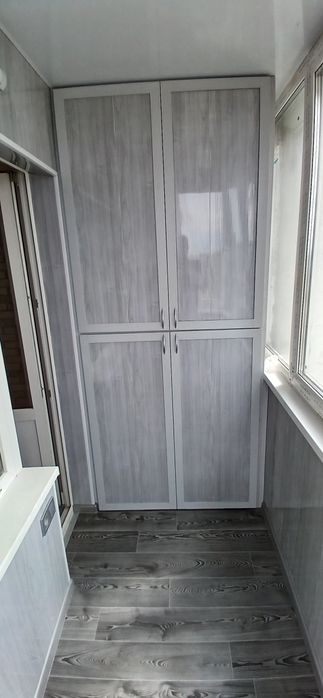 Шкаф на балкон .