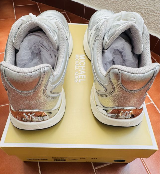 Sapatilhas de pele da Mickael Kors