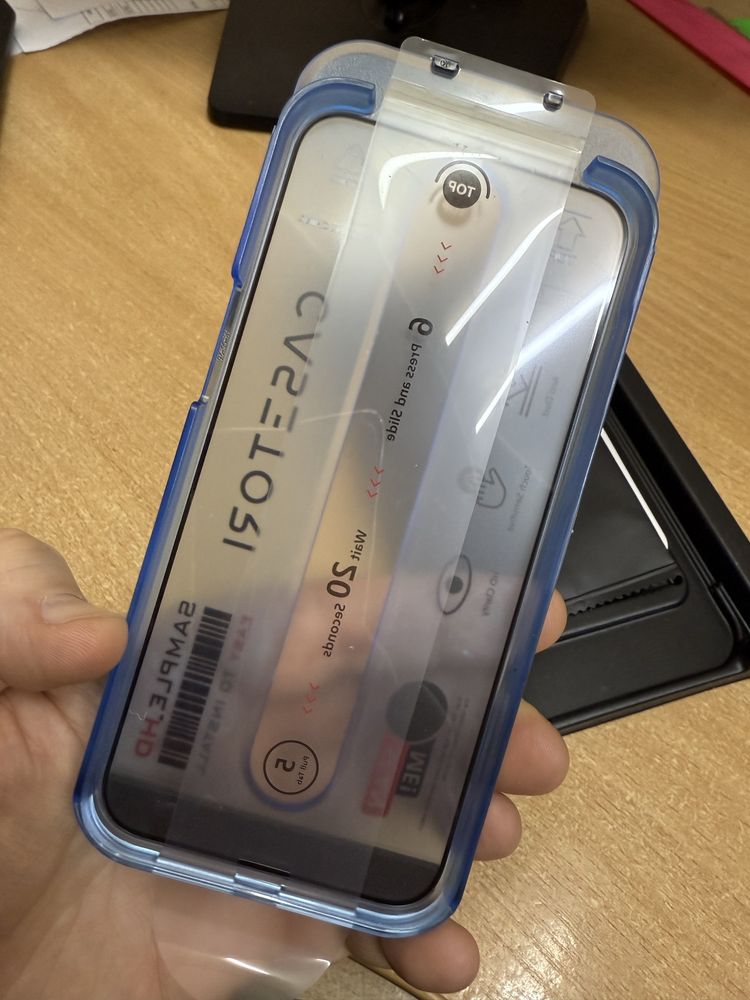Защитные стекло Casetori на iPhone 16/15 Pro Max