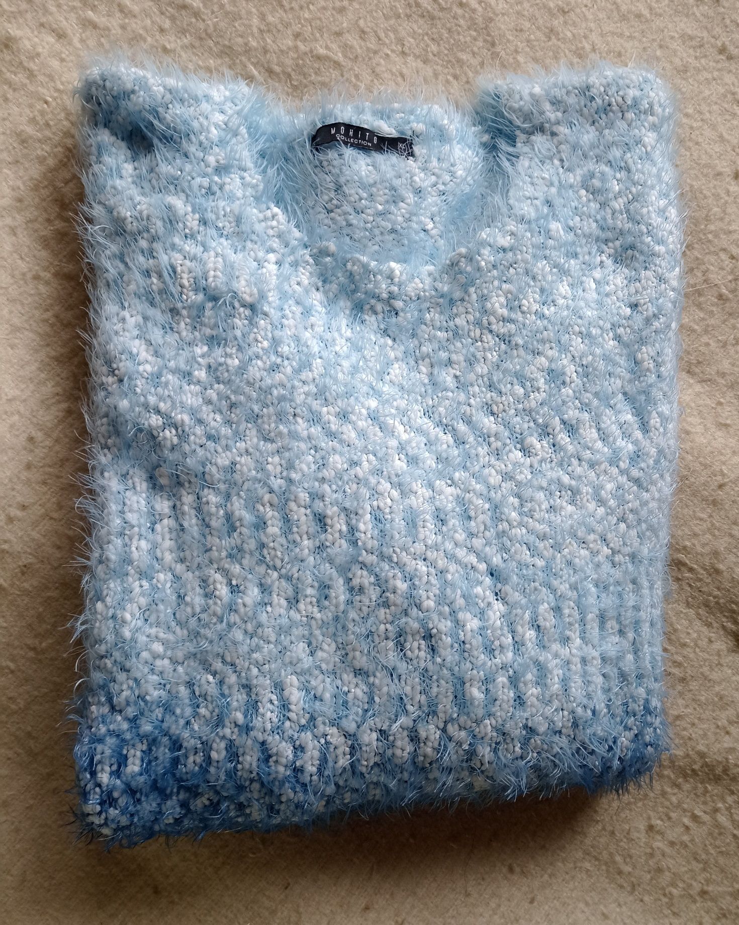 Sweter Mohito niebieski cieniowany, ombre, z włóczki "trawka"