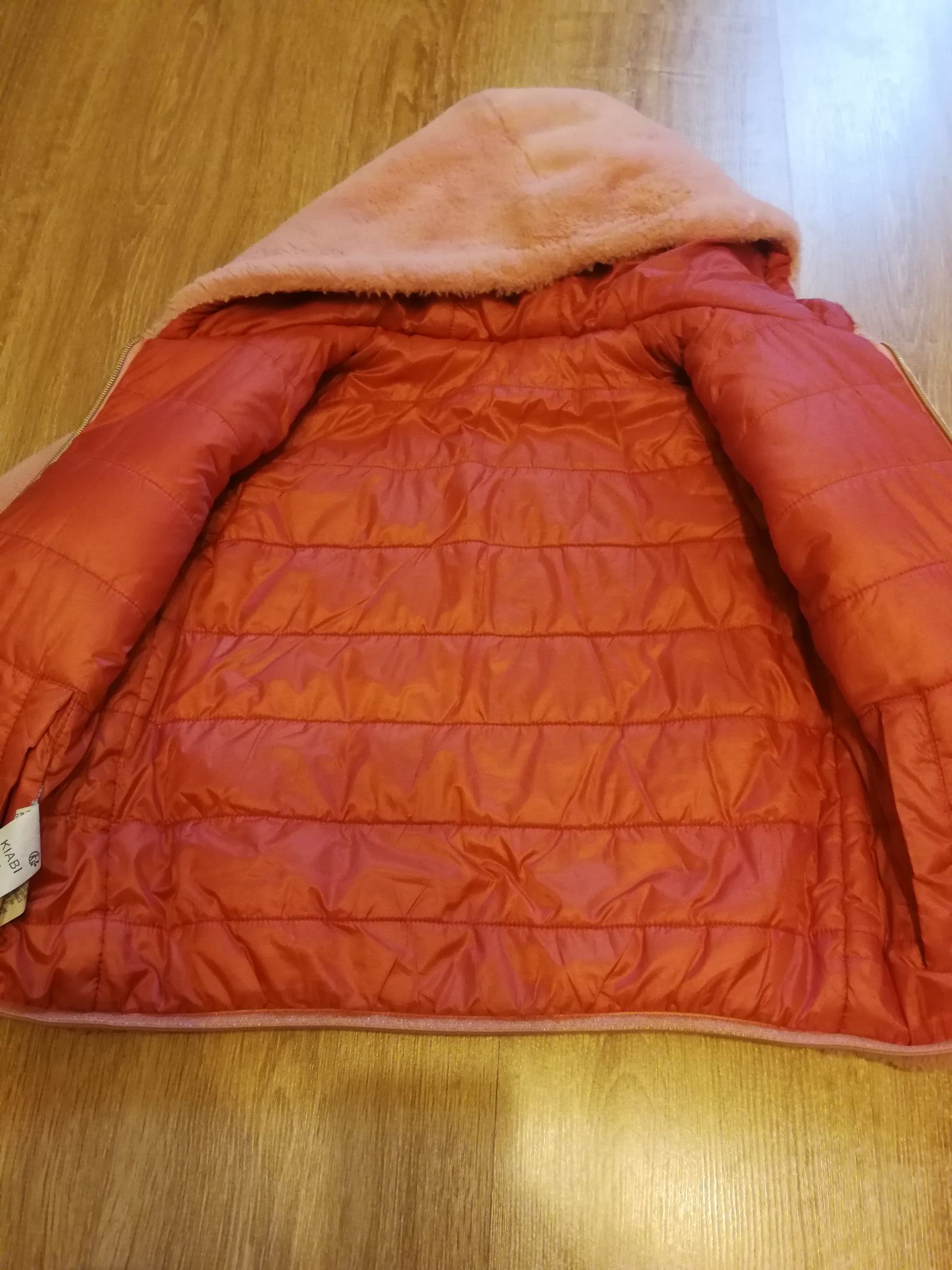 Łososiowa kurtka dziewczęca r. 138-143 cm