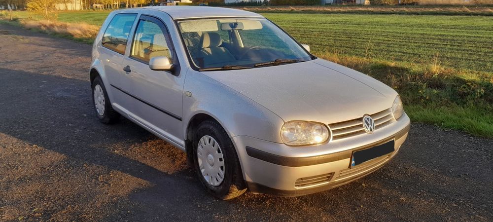 VW Golf lV 1.6 benzyna 2000r.automat zadbany bez rdzy