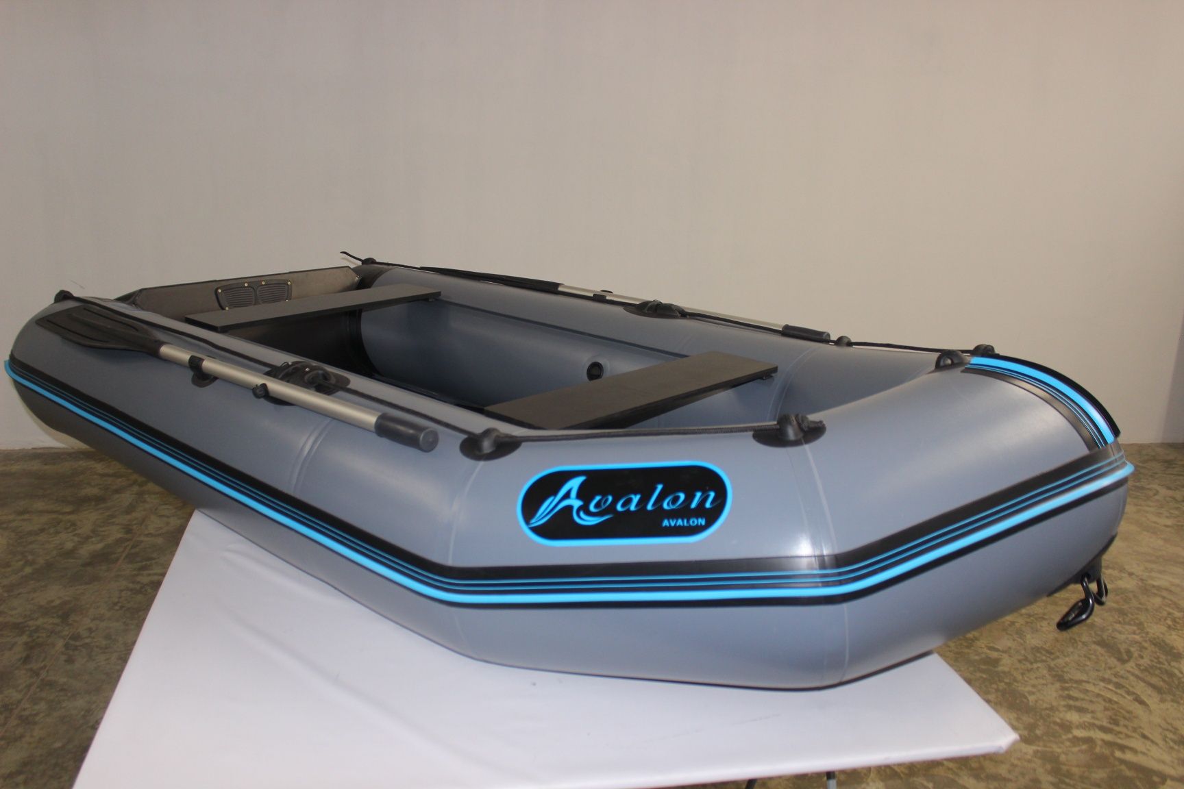 Надувний моторний  човен Аvalon Надувная Лодка ПВХ AVALON АТ-270