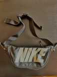 Czarna nerka Nike