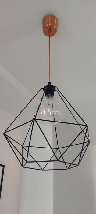 Lampy wiszące Ikea z żarówkami
