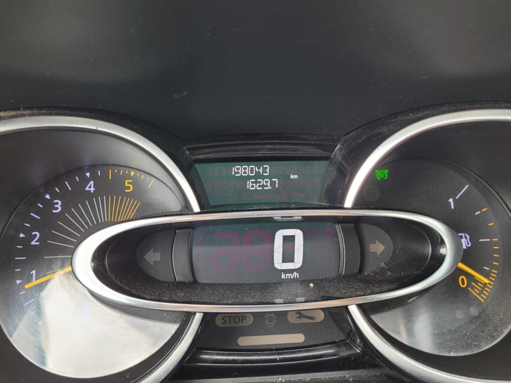 RENAULT CLIO 4  ubezpieczenie i przeglad do stycznia 2026