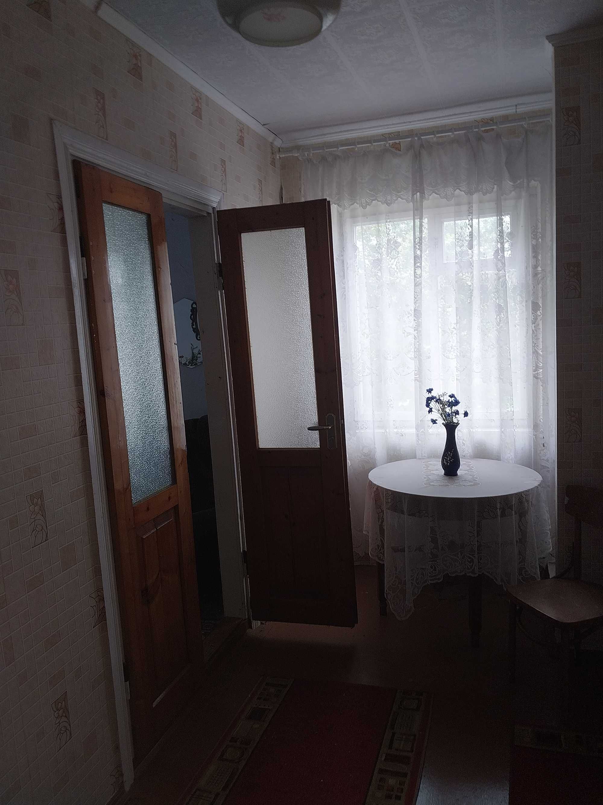Терміново продається будинок 2 поверхи, р - н Центр