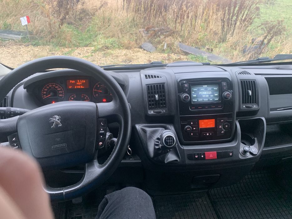 Wynajem samochodu dostawczego BUS. Najem krótko- i długoterminowy