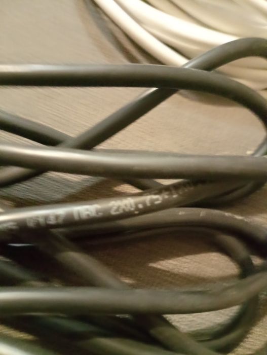 Кабель черний 4м та білі по 6м