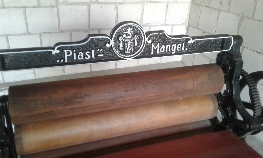 Stary zabytkowy magiel