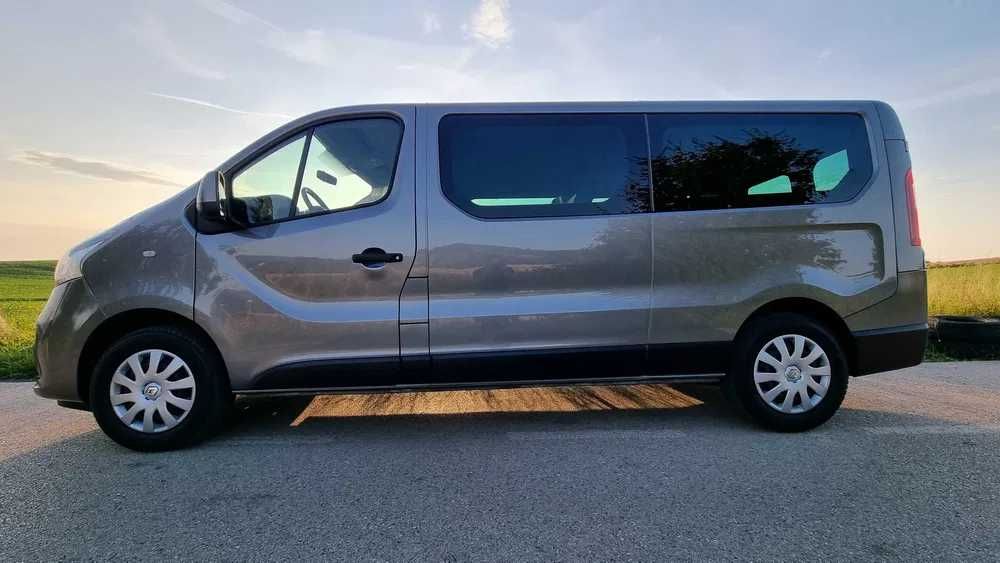 BUS DO WYNAJĘCIA RENAULT TRAFIC LONG 9-cio osobowy / winiety w cenie
