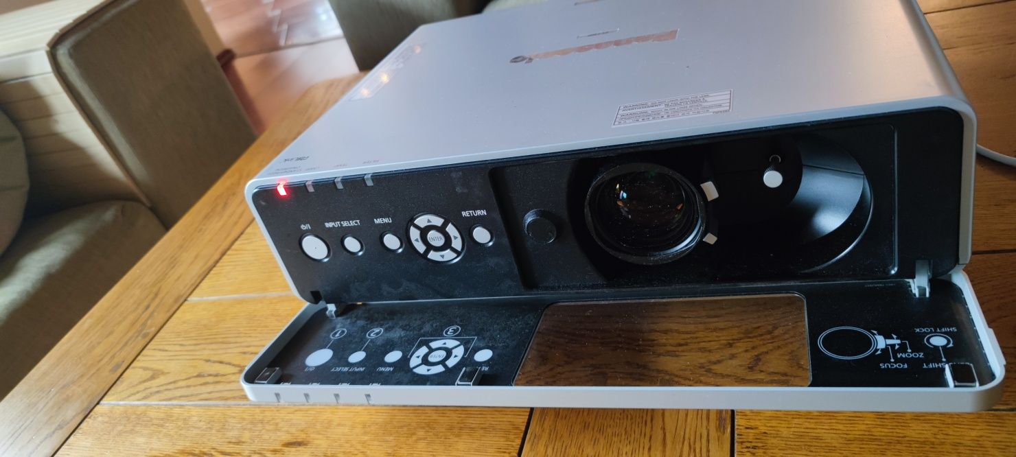 Rzutnik projektor Panasonic PT-F300 XGA