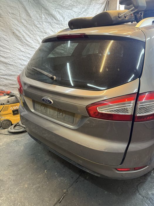 Mondeo mk4 lift kombi klapa tyl kolor LA