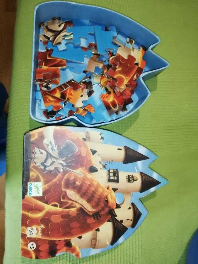 Puzzles infantis em bom estado