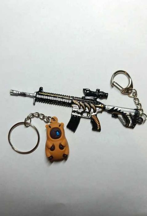 Karabin M4 + Kapibara | Brelok do kluczy