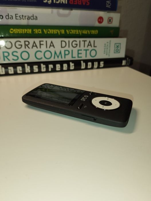 Bluetooth MP4 Player - READ DESCRIPTION64169675225858123