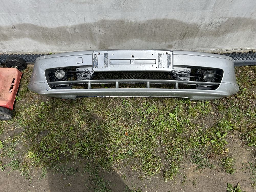 Sprzedam komplet zderzaki i progi bmw e46 coupe/cabrio przed lift
