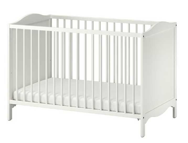 Berço IKEA modelo Hensvik e colchão Vyssa