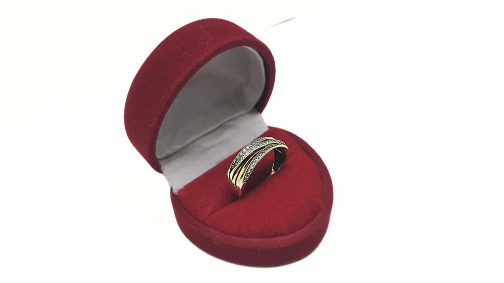 Złoty pierścionek obrączkowy z cyrkoniami - 333 - R.13 - 2,45g