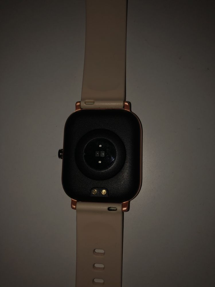 Smartwatch model P8