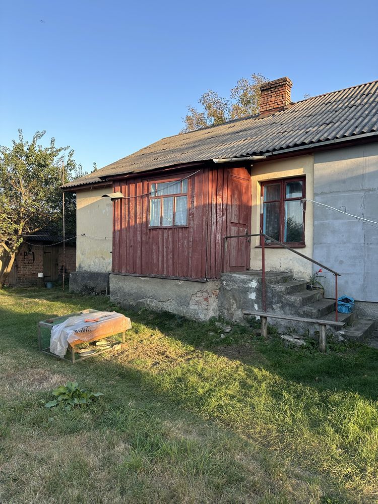 Продам половину будинку