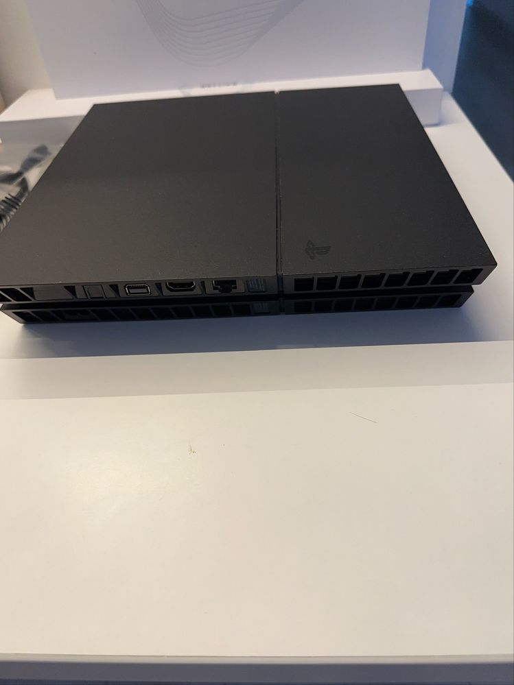 PS4 Slim Sony Playstation +Pad +Gry
