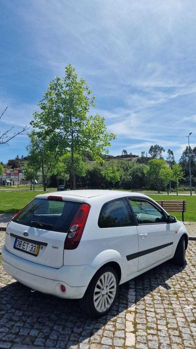 Ford Fiesta Van Diesel – Muito Bem Estimado