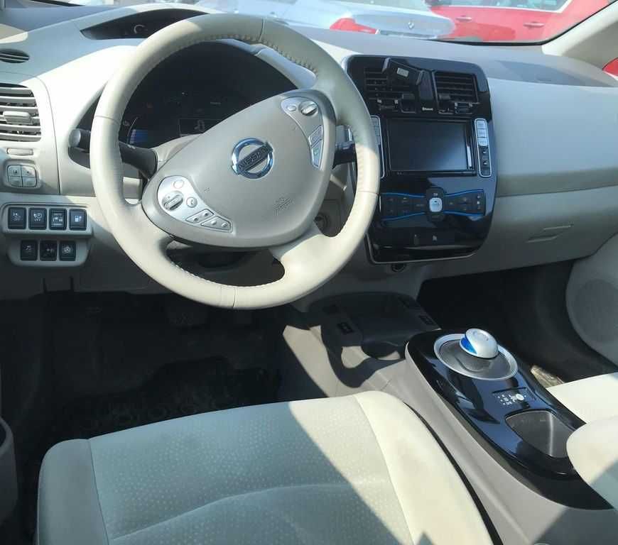 Nissan Leaf 2016 білий нісан ліф