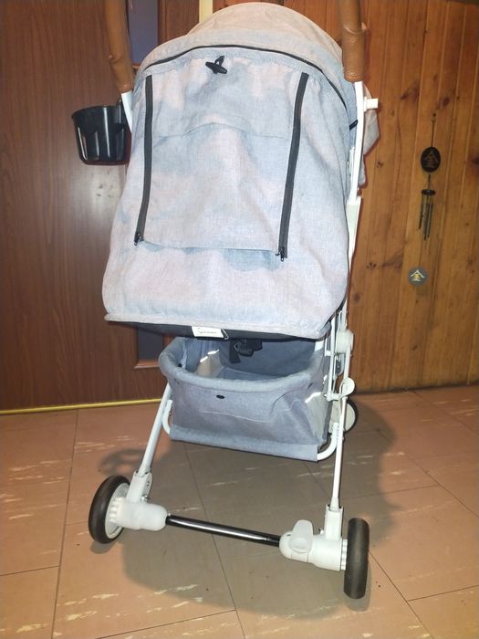 Lekki wózek  spacerowy fjessa skladany jedną ręką do samolotu