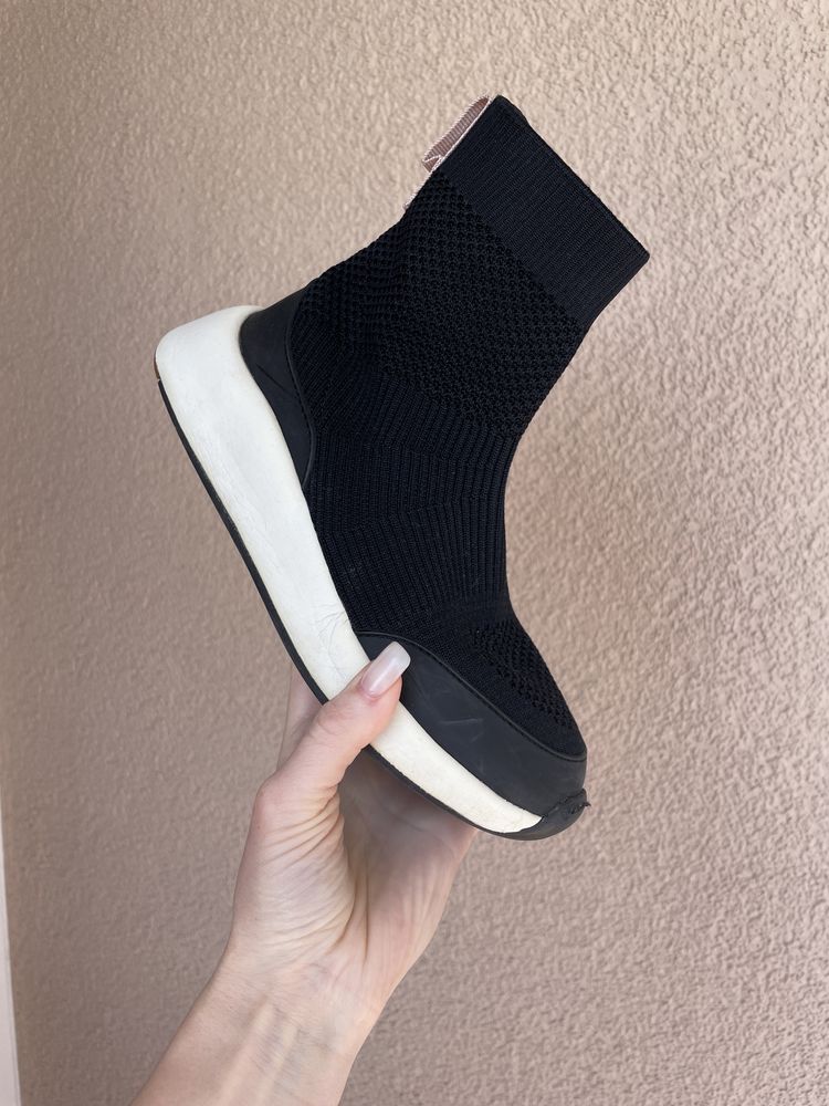 Спортивні ботинки чорні zara