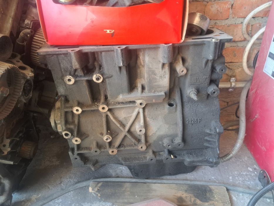 VM25C 2.8 crd  Jeep Cherokee Voyager 01-08 блок двигуна пеньок