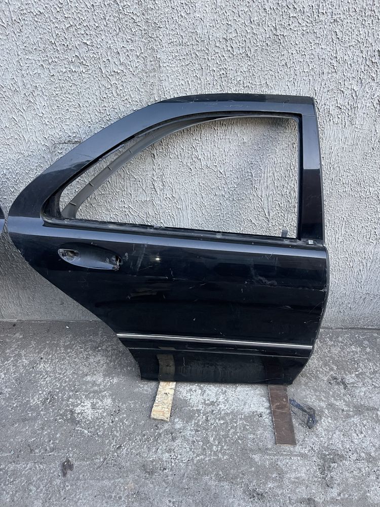 Задні двері Mercedes W220