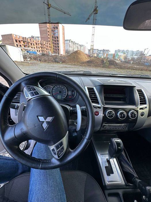 Mitsubishi Pajero Sport