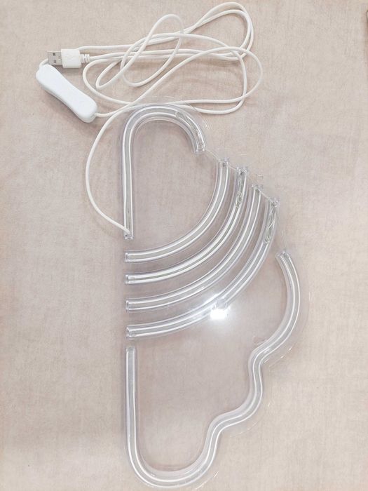 Led em forma de nuvem com arco iris