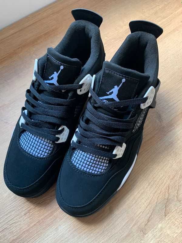 Jordan4RetroBiałyGrzmot r.38