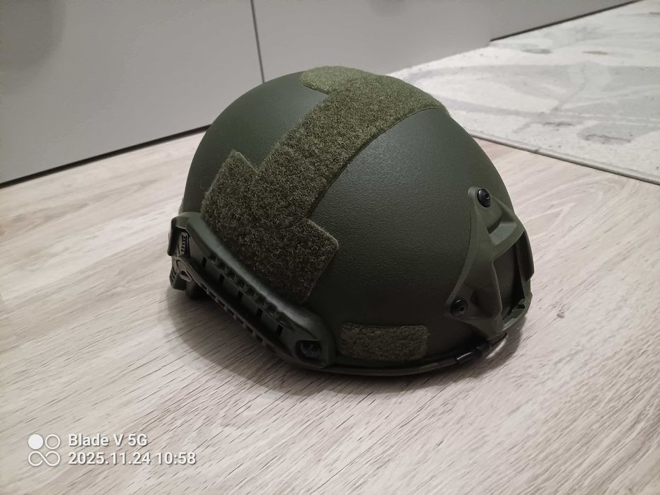 Atrapa hełmu typu FAST olive ASG Airsoft Cosplay