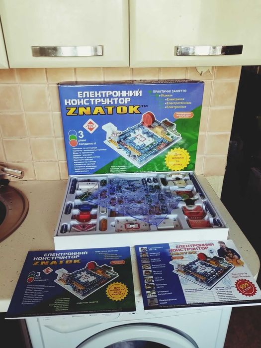 Електронний конструктор знаток Znatok настільна гра