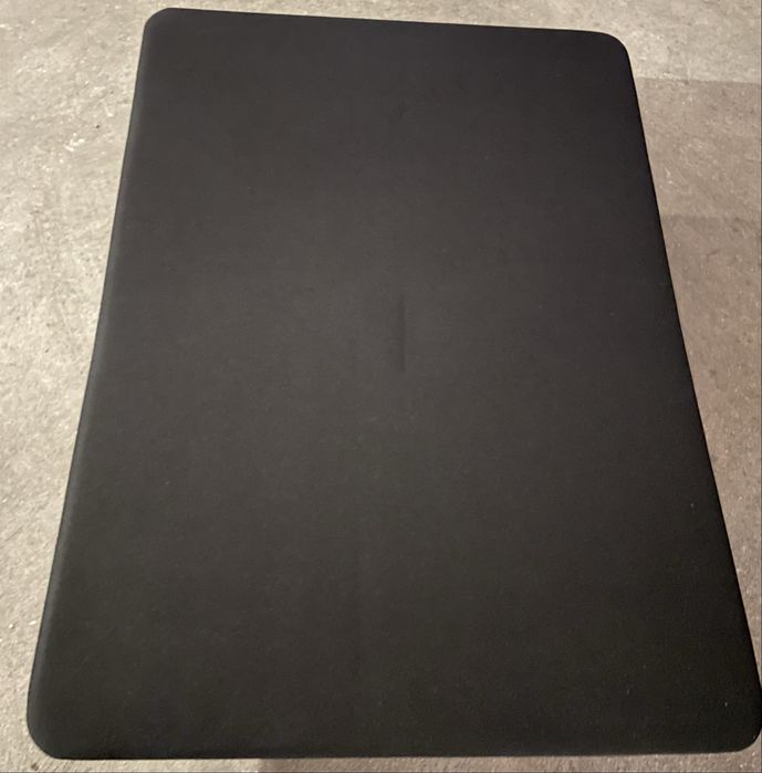 Sommier em madeira forrado com pés