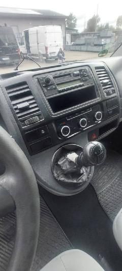 Samochód osobowy VW T5.1 Caravelle