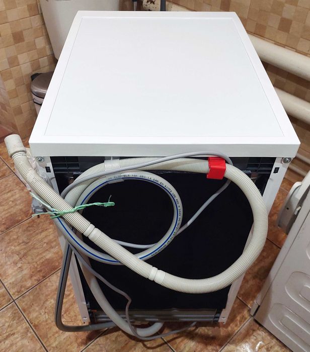 Майже нова за півціни вузька посудомийна машина Beko DFS26025W