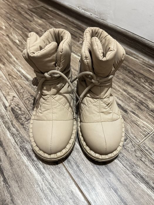 Зимові черевики для дівчинки