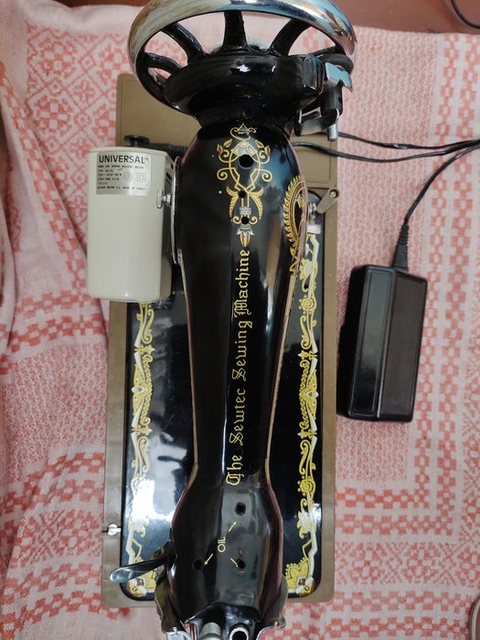 Срочно продам швейную машину