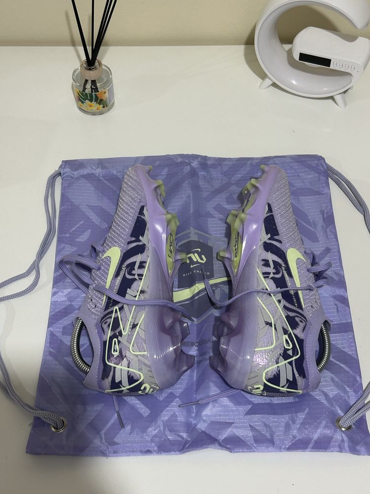 Chuteiras Nike Mercurial - N41