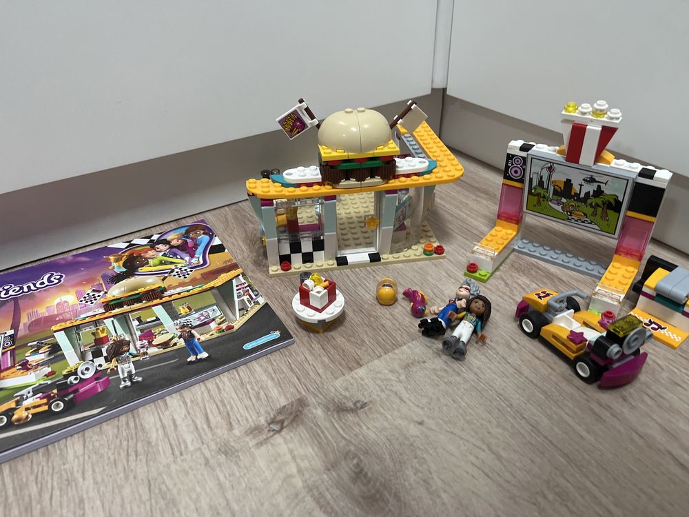 Lego Friends 41349 Wyscigowa restauracja